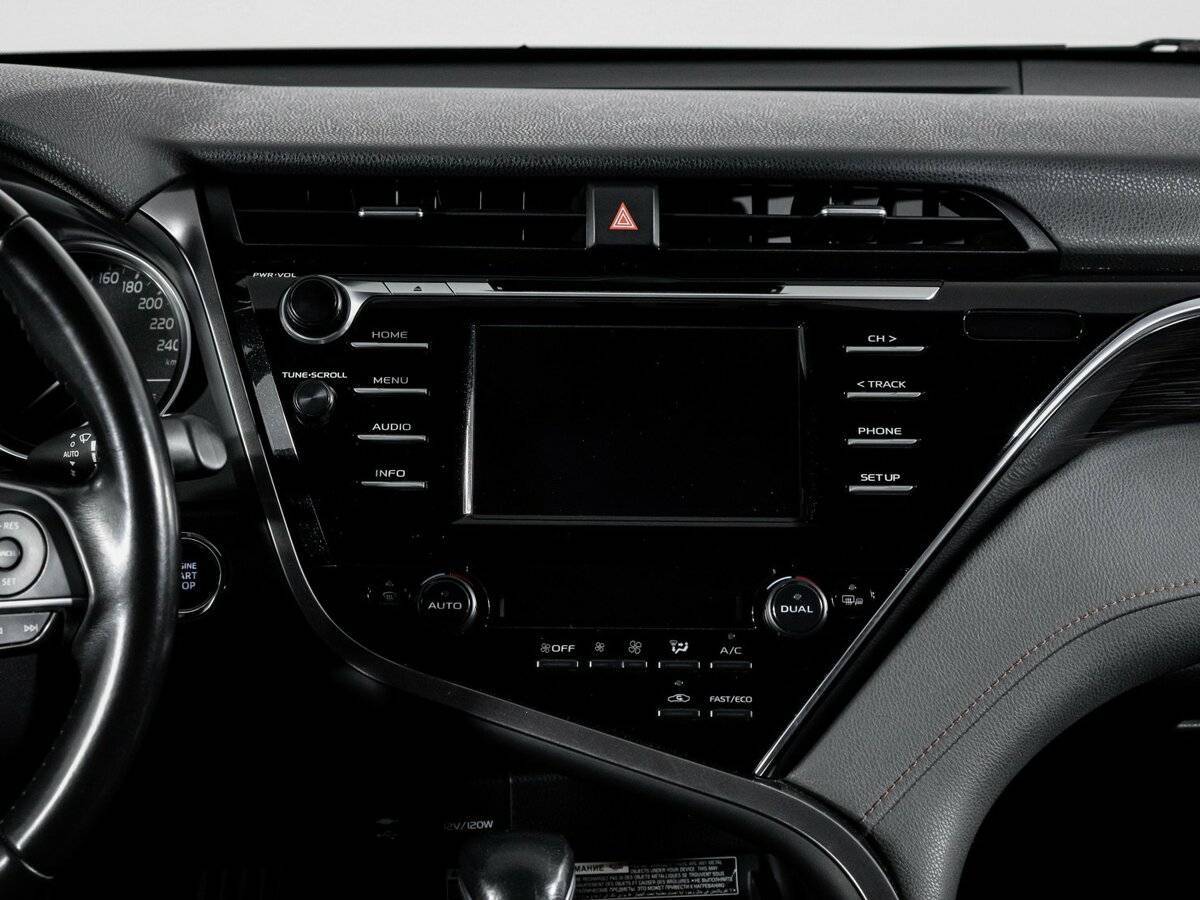 Toyota Camry 2019 года с пробегом. Фото: #12