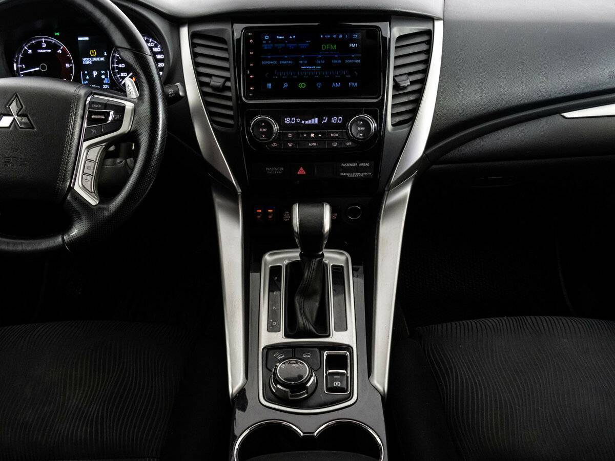 Mitsubishi Pajero Sport 2017 года с пробегом. Фото: #13