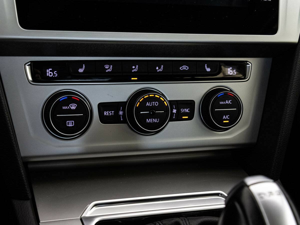 Volkswagen Passat 2018 года с пробегом. Фото: #14