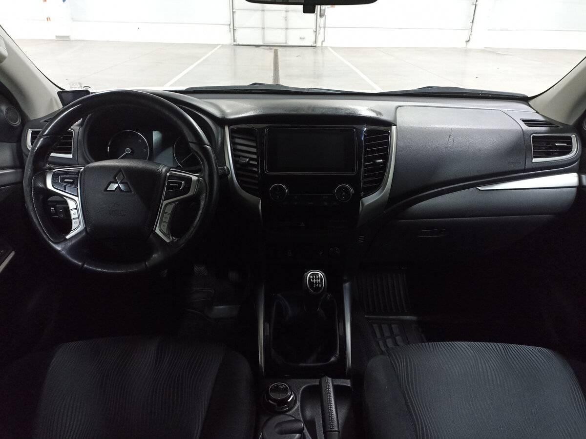 Mitsubishi Pajero Sport 2018 года с пробегом. Фото: #13