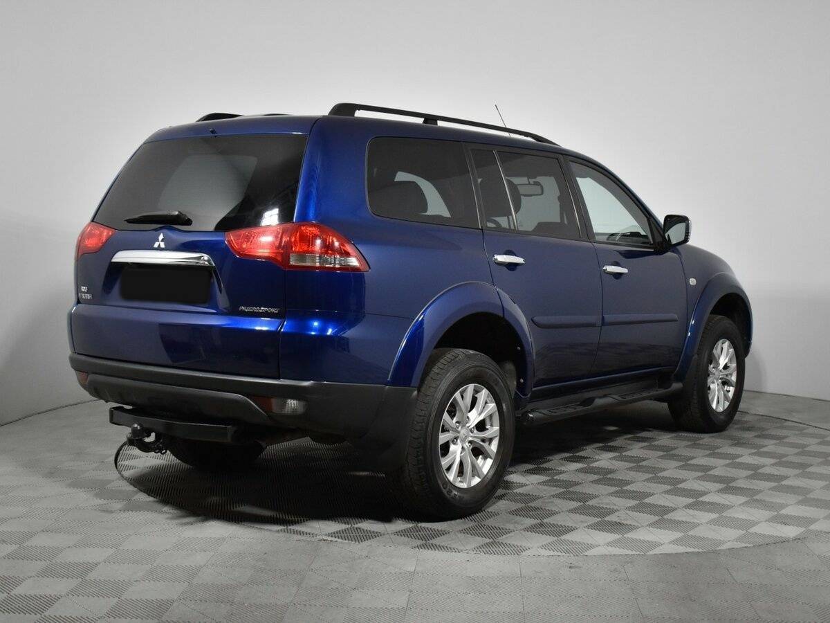 Mitsubishi Pajero Sport 2015 года с пробегом. Фото: #3
