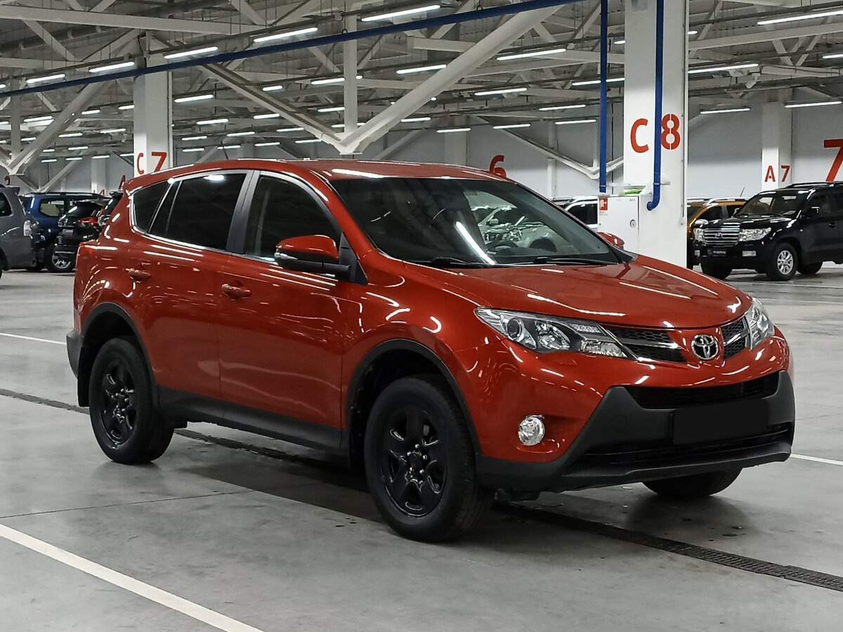 Toyota RAV4 2014 года с пробегом. Фото: #2