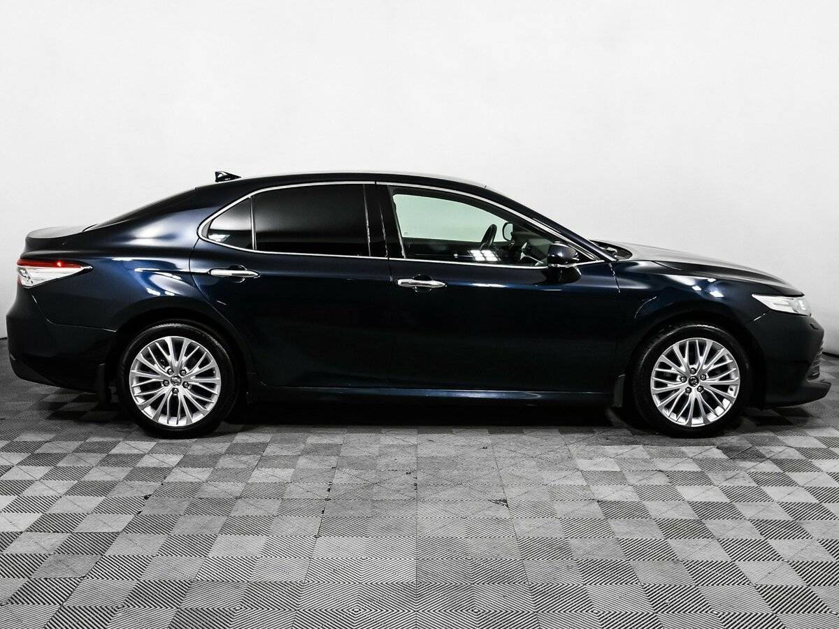 Toyota Camry 2019 года с пробегом. Фото: #3