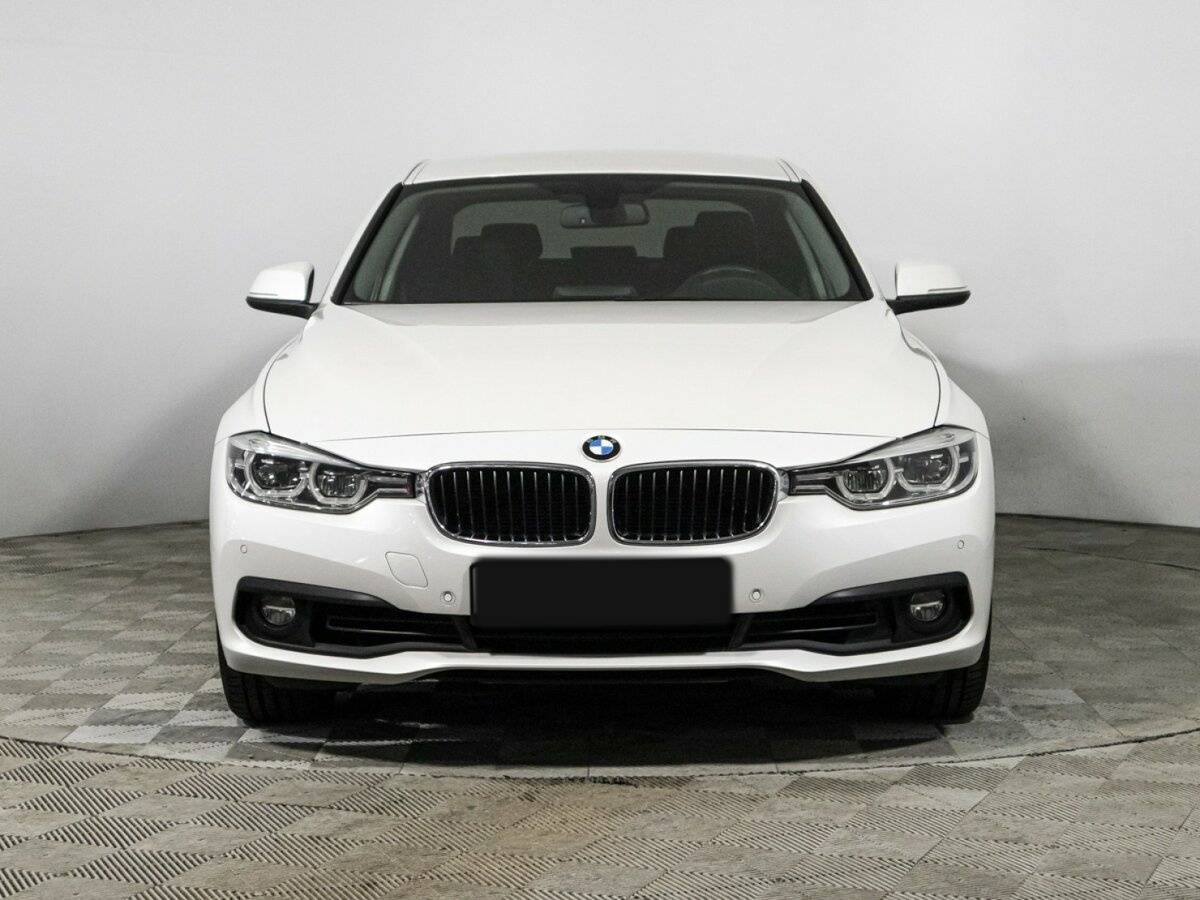 BMW 3 серии 2017 года с пробегом. Фото: #1