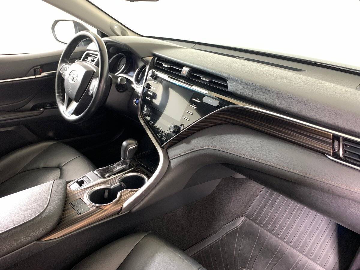 Toyota Camry 2018 года с пробегом. Фото: #12