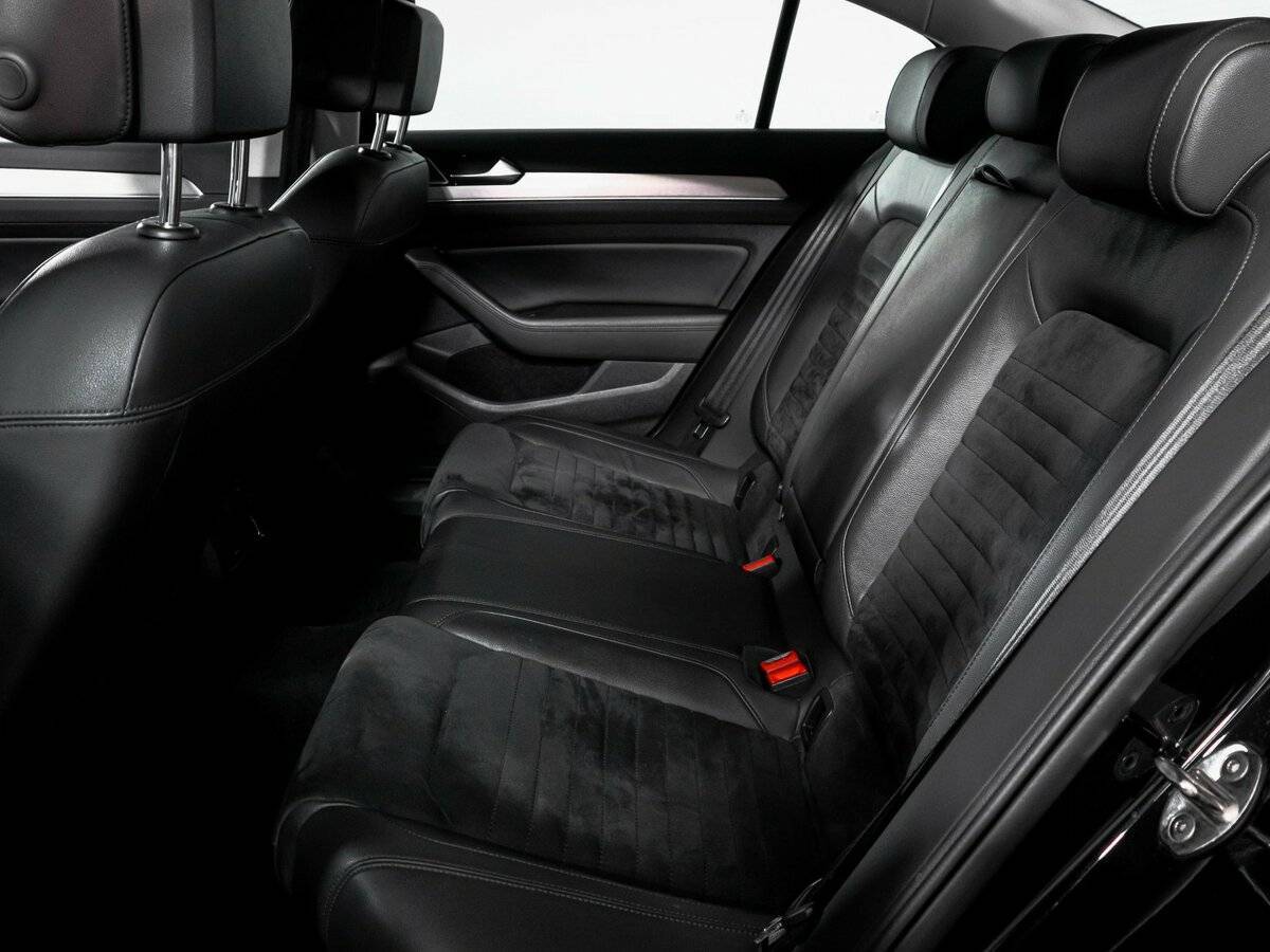 Volkswagen Passat 2019 года с пробегом. Фото: #9