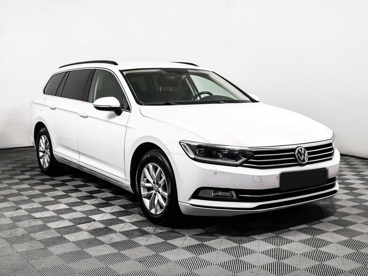 Volkswagen Passat 2018 года с пробегом. Фото: #2