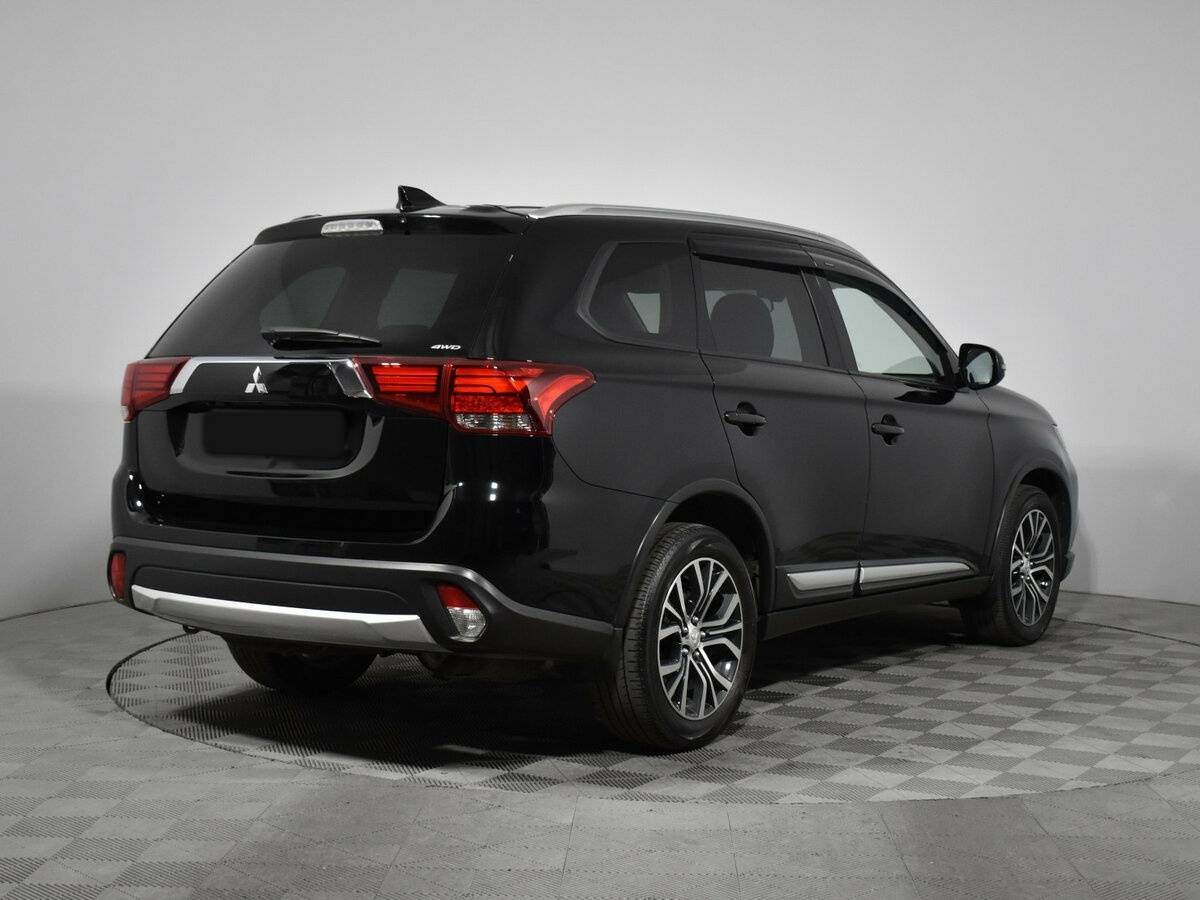 Mitsubishi Outlander 2018 года с пробегом. Фото: #4