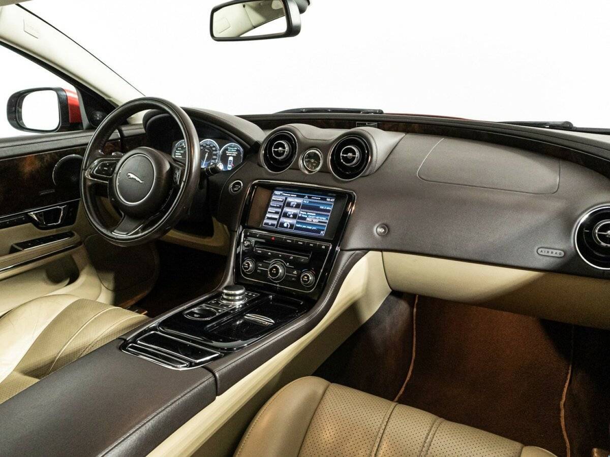 Jaguar XJ 2014 года с пробегом. Фото: #8