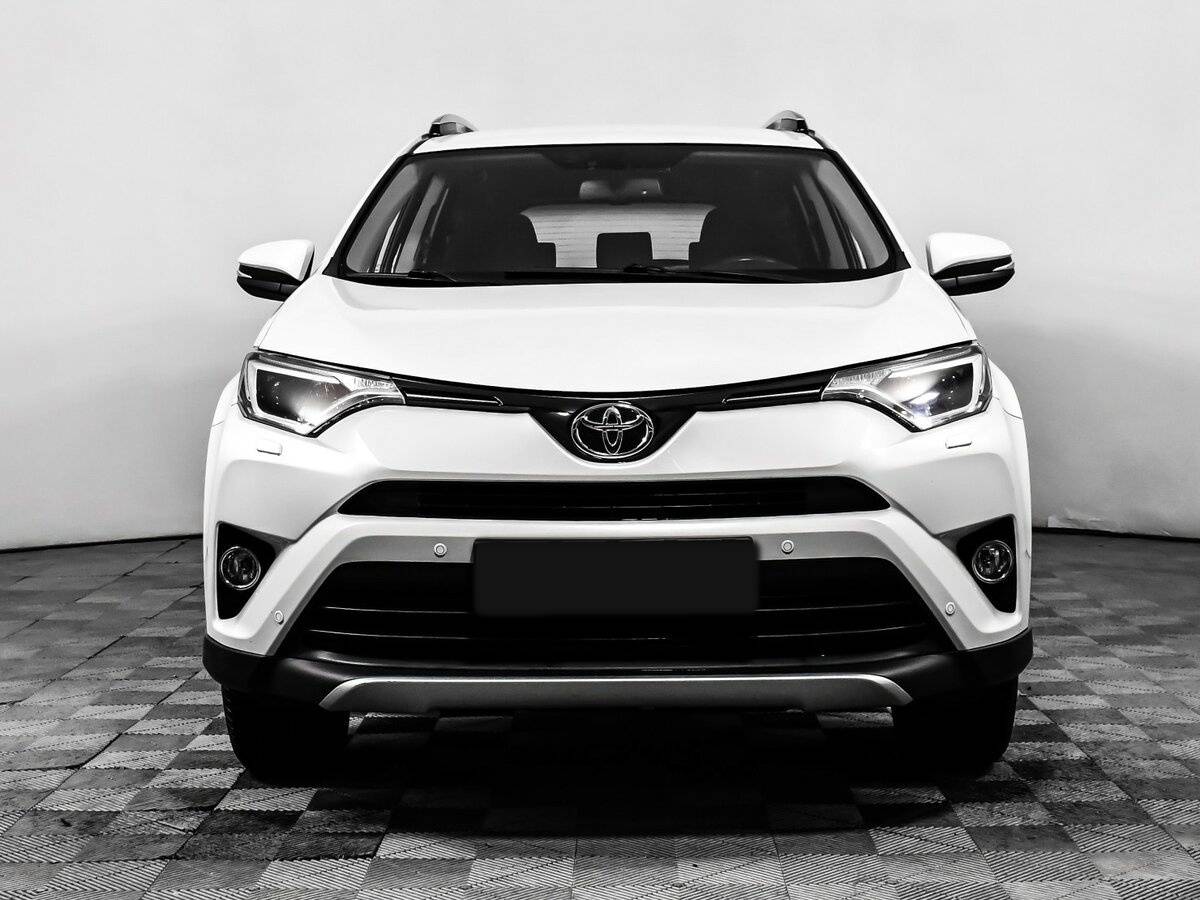 Toyota RAV4 2017 года с пробегом. Фото: #1