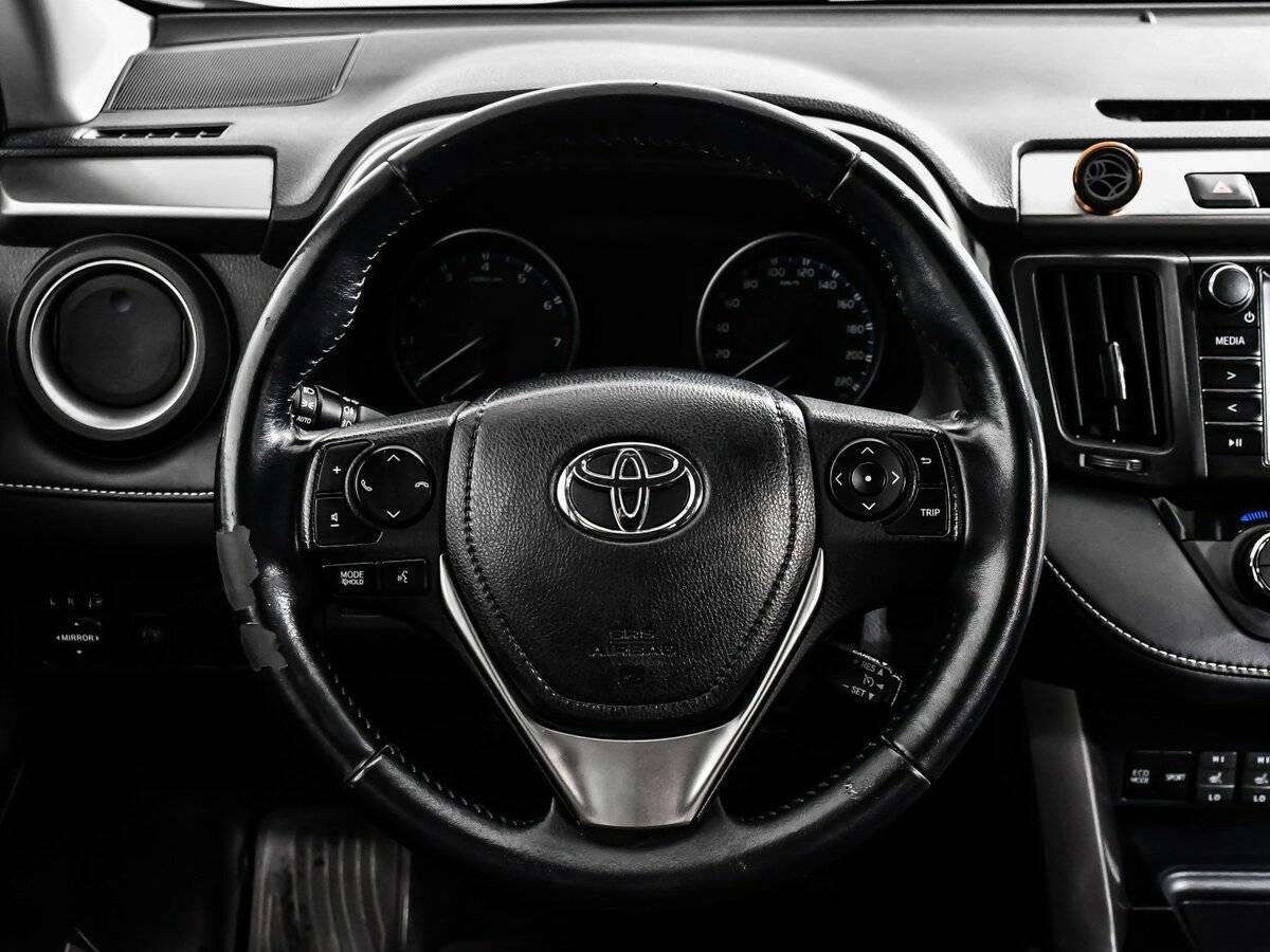Toyota RAV4 2017 года с пробегом. Фото: #11