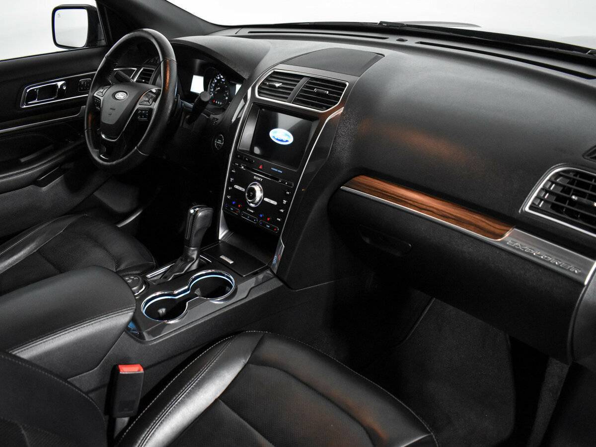 Ford Explorer 2016 года с пробегом. Фото: #12