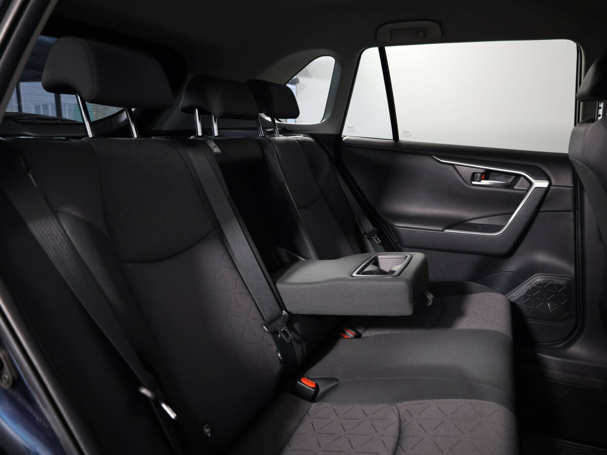 Toyota RAV4 2019 года с пробегом. Фото: #13