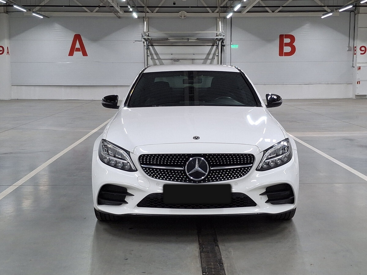 Mercedes-Benz C-Класс 2018 года с пробегом. Фото: #1