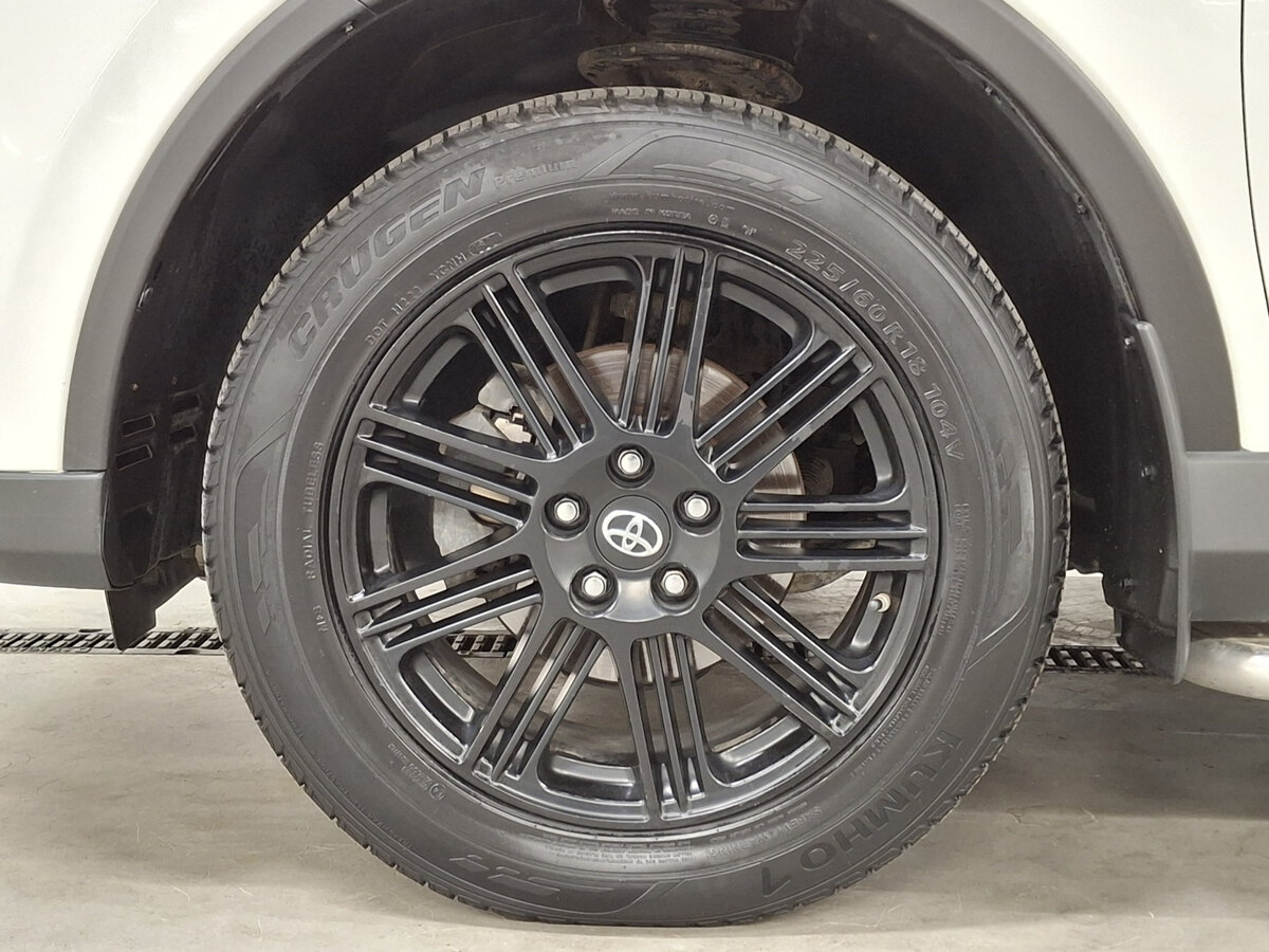 Toyota RAV4 2017 года с пробегом. Фото: #17