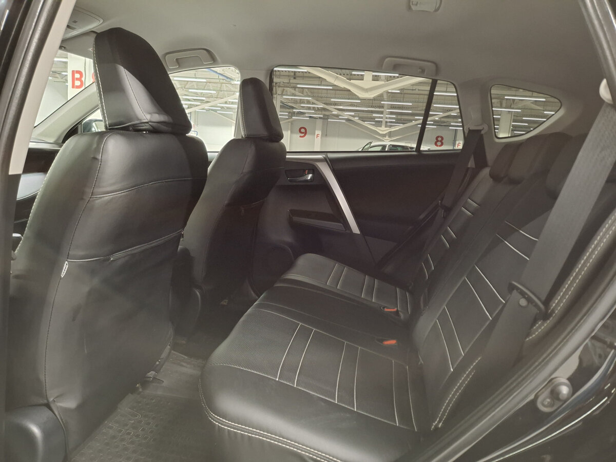 Toyota RAV4 2019 года с пробегом. Фото: #11