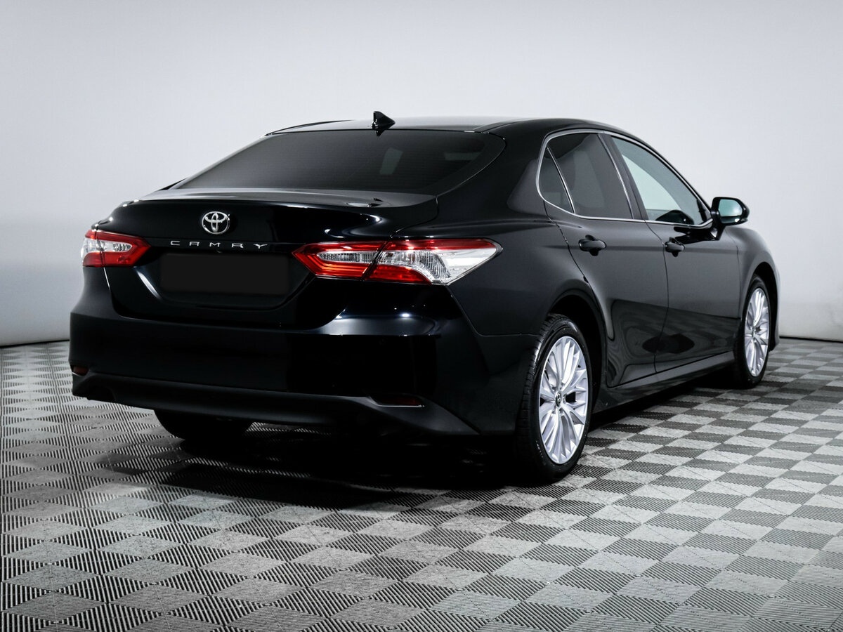 Toyota Camry 2019 года с пробегом. Фото: #4