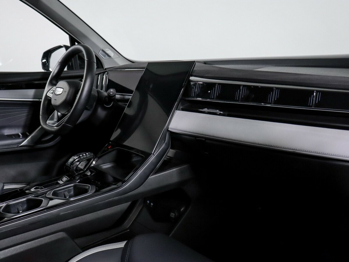 Geely Atlas 2024 года с пробегом. Фото: #6