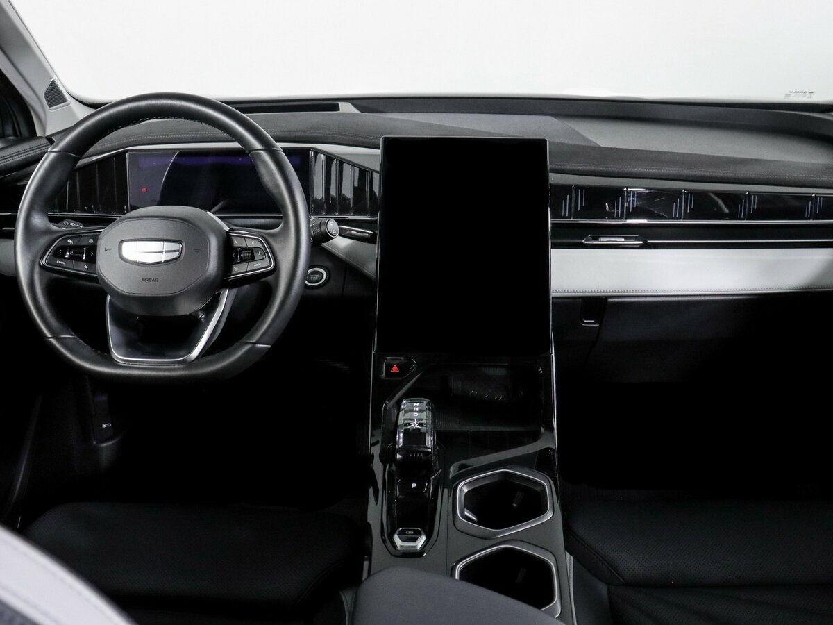 Geely Atlas 2024 года с пробегом. Фото: #9