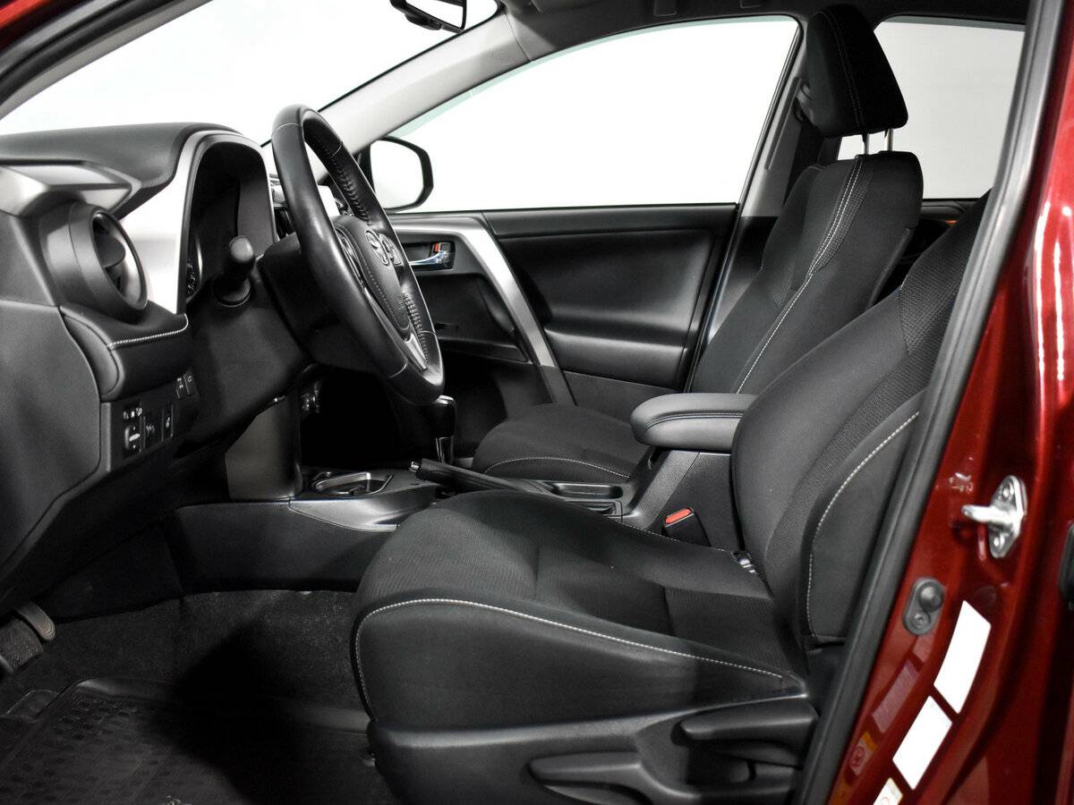 Toyota RAV4 2016 года с пробегом. Фото: #9