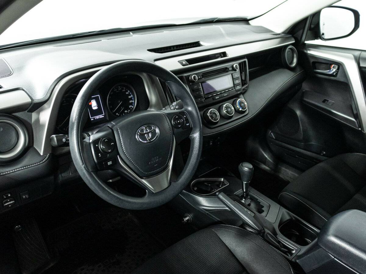 Toyota RAV4 2017 года с пробегом. Фото: #10