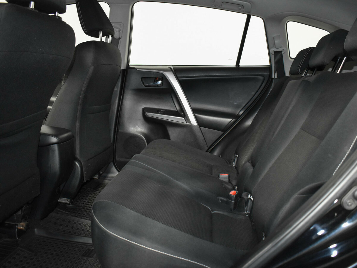 Toyota RAV4 2018 года с пробегом. Фото: #10