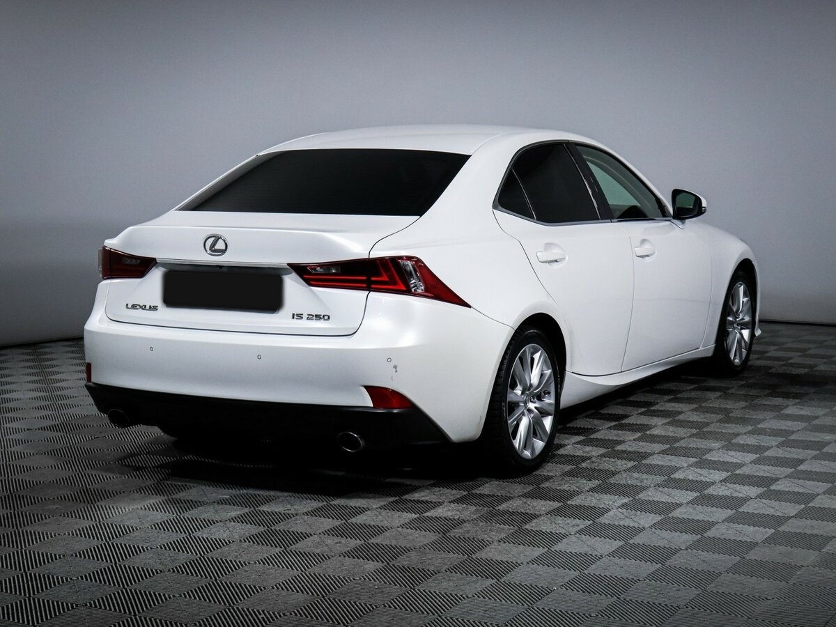 Lexus IS 2013 года с пробегом. Фото: #3