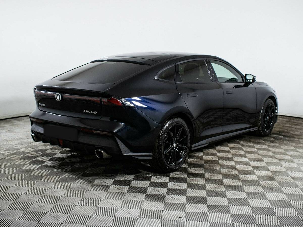 Changan UNI-V 2022 года с пробегом. Фото: #3