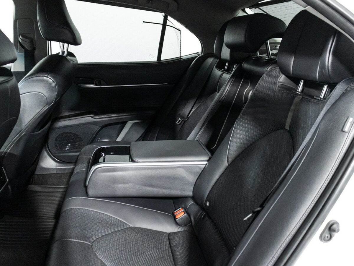 Toyota Camry 2021 года с пробегом. Фото: #8