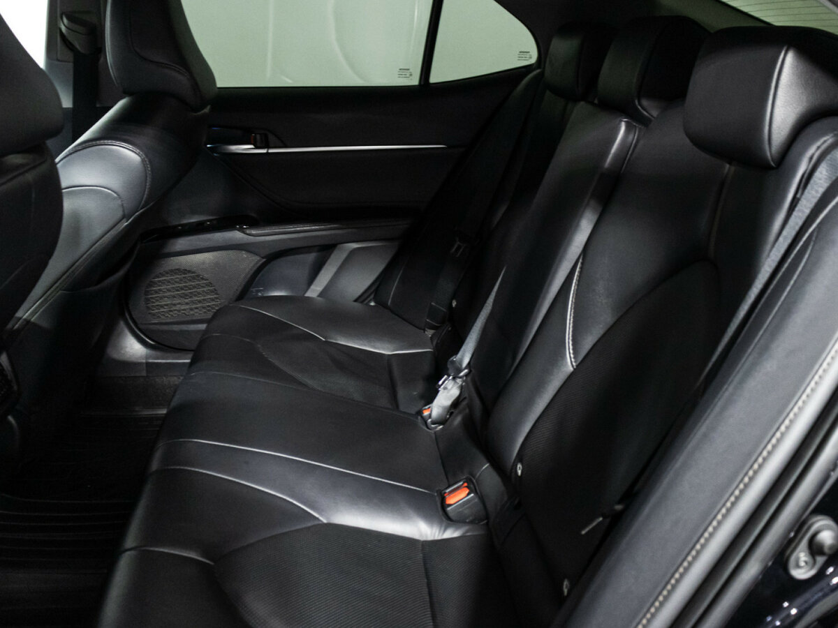 Toyota Camry 2019 года с пробегом. Фото: #9