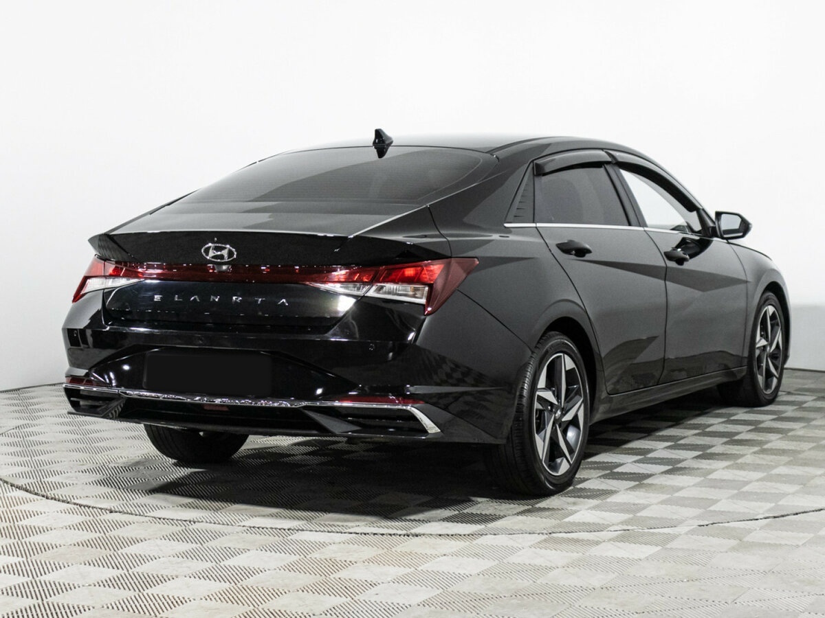 Hyundai Elantra 2023 года с пробегом. Фото: #4