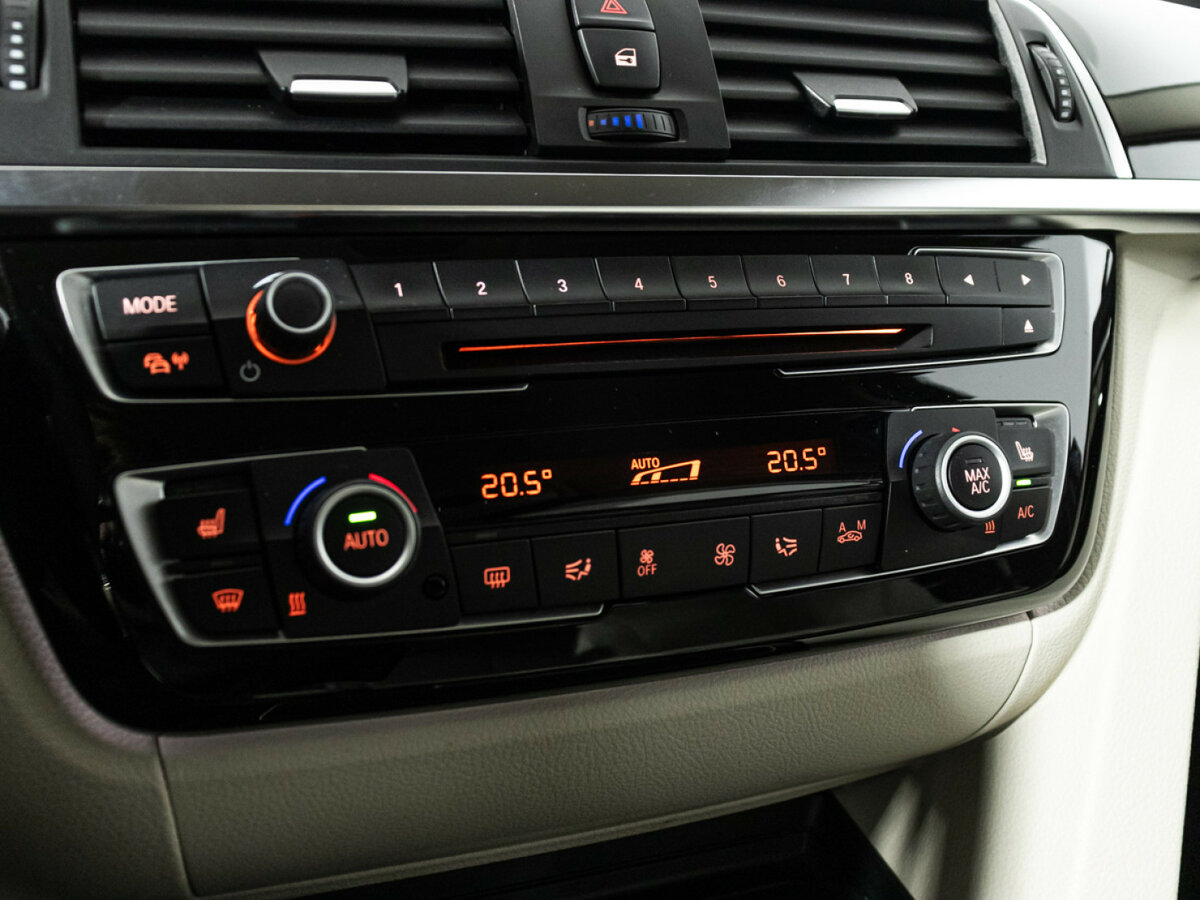 BMW 3 серии 2016 года с пробегом. Фото: #18