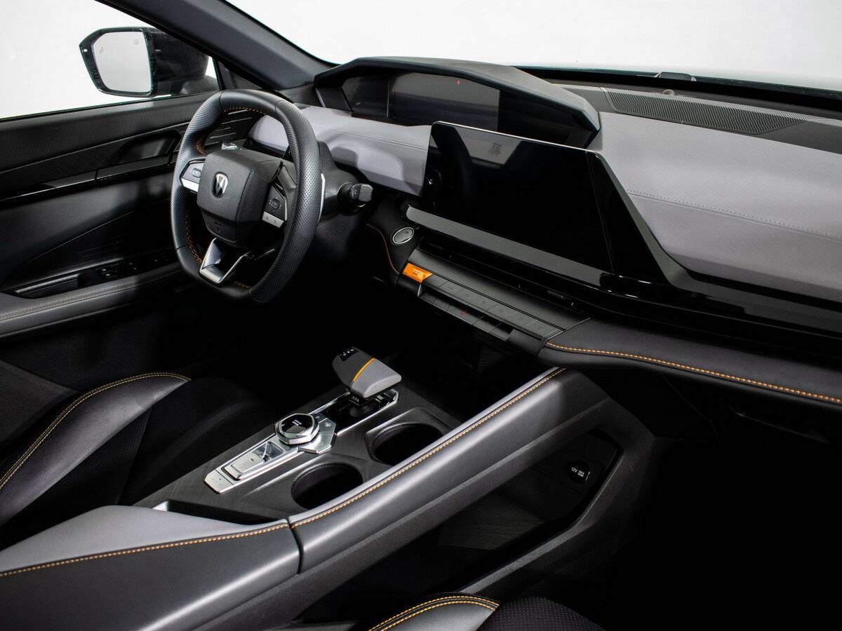 Changan UNI-V 2023 года с пробегом. Фото: #10