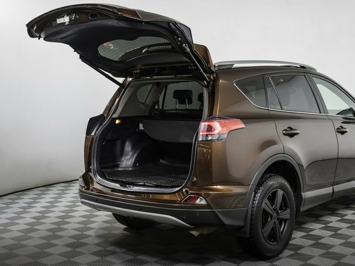 Toyota RAV4 2017 года с пробегом. Фото: #15
