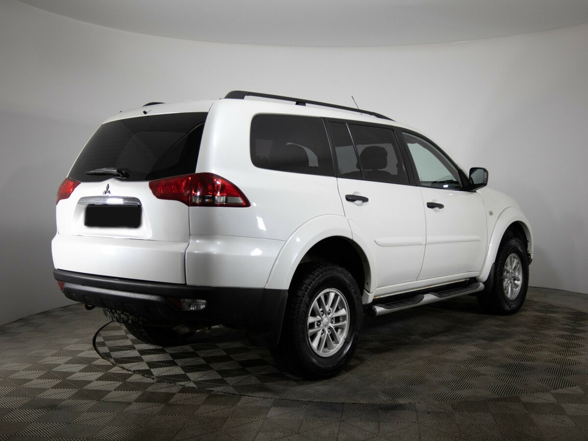 Mitsubishi Pajero Sport 2014 года с пробегом. Фото: #4