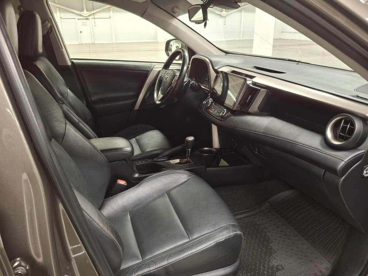 Toyota RAV4 2013 года с пробегом. Фото: #10