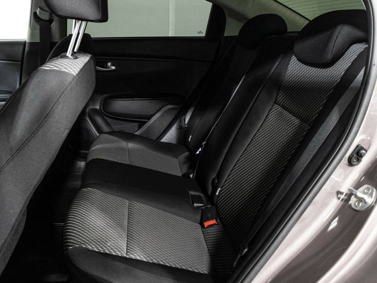 Б/У Киа Рио 2018 года. Фото: #9