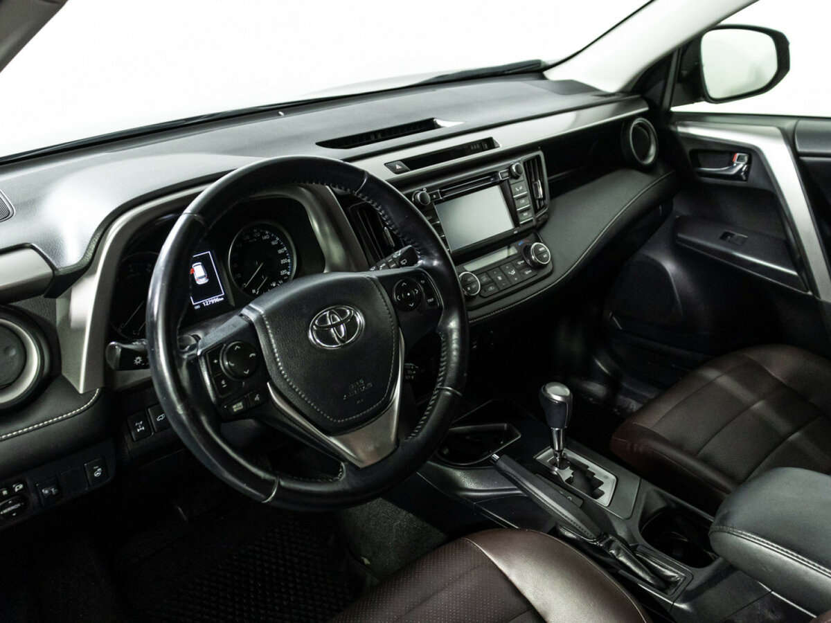 Toyota RAV4 2016 года с пробегом. Фото: #8