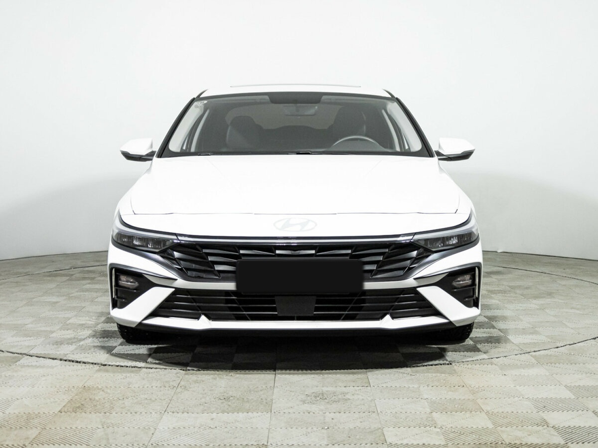 Hyundai Elantra 2023 года с пробегом. Фото: #1