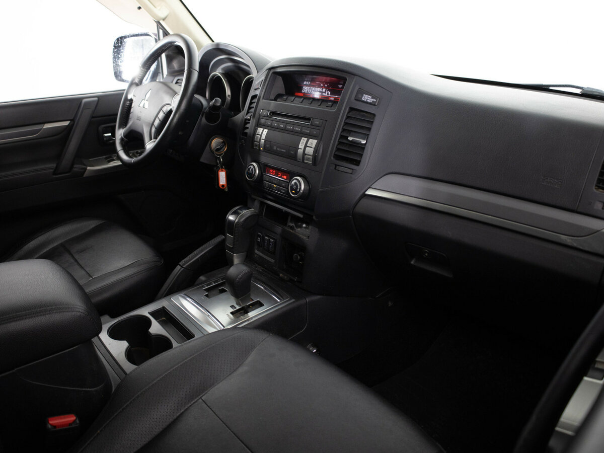 Mitsubishi Pajero 2013 года с пробегом. Фото: #8