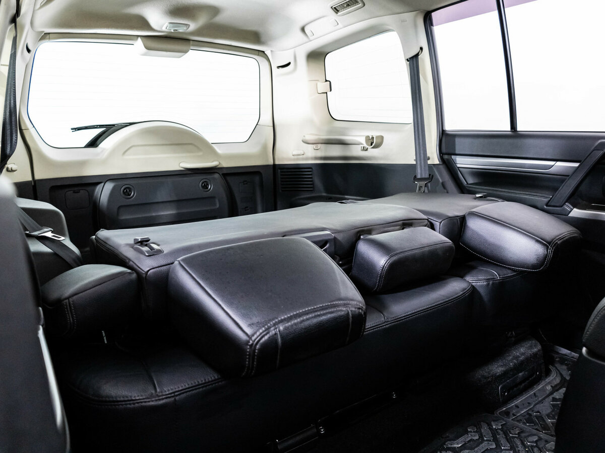 Mitsubishi Pajero 2017 года с пробегом. Фото: #26