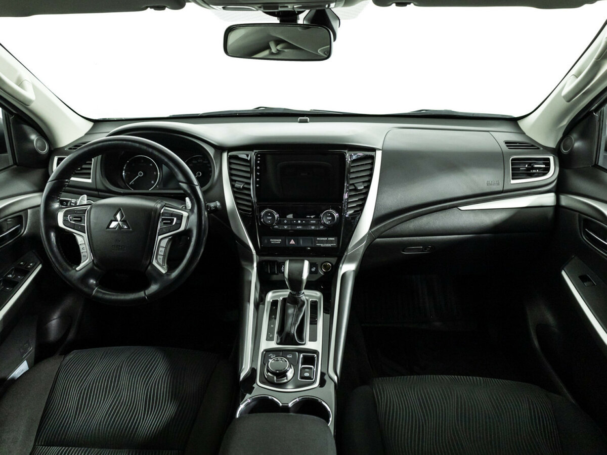 Mitsubishi Pajero Sport 2018 года с пробегом. Фото: #10