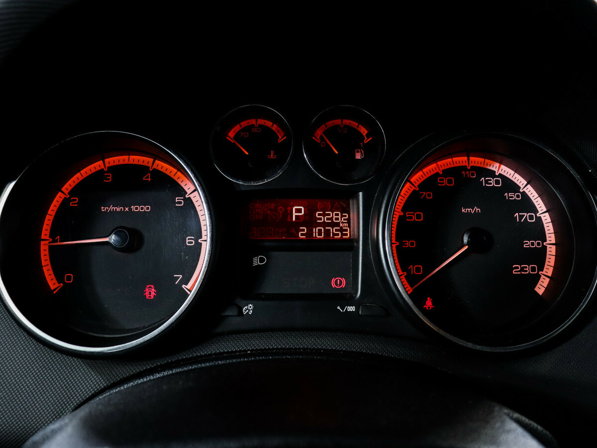 Peugeot 408 2012 года с пробегом. Фото: #9