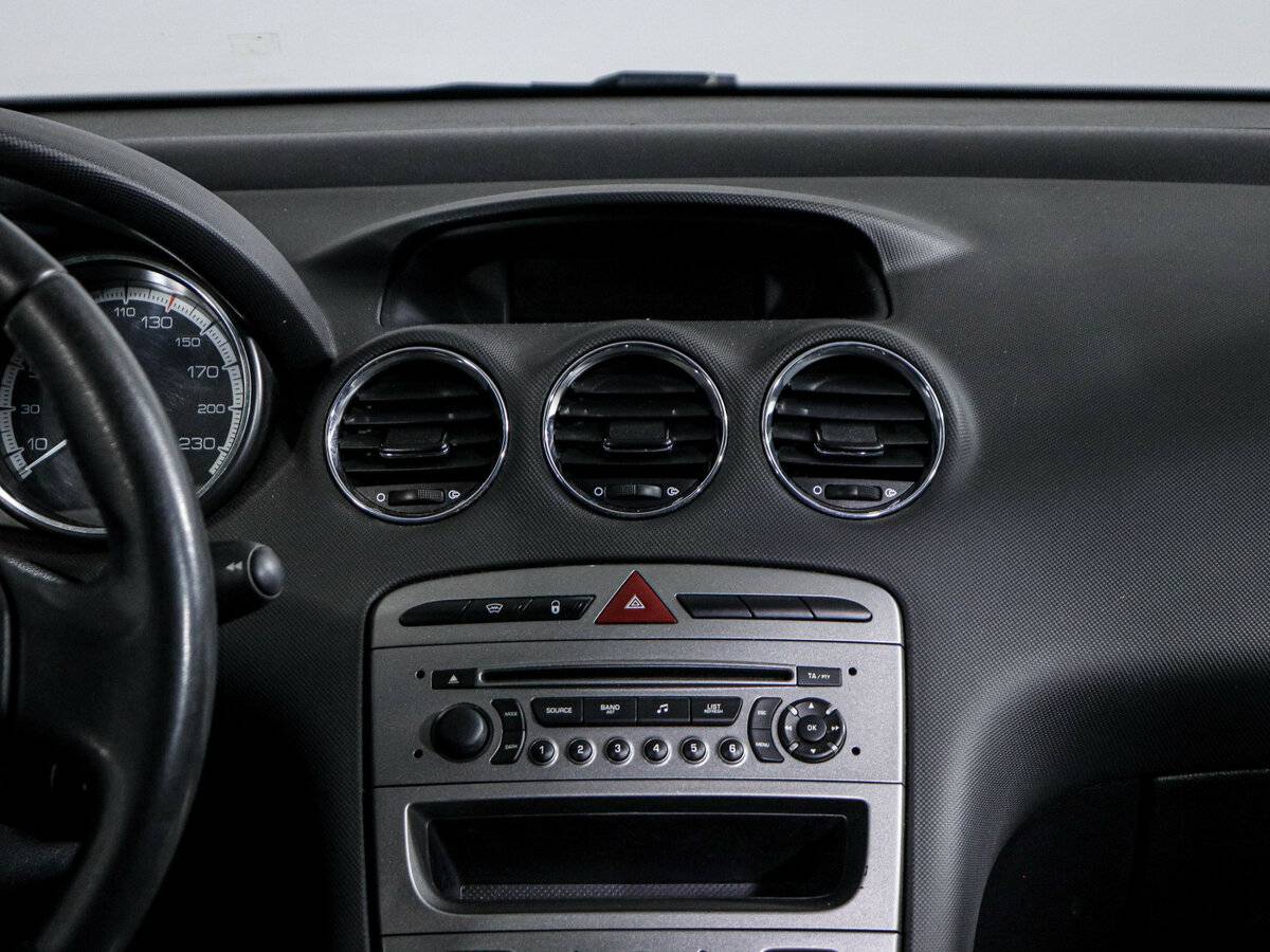 Peugeot 408 2012 года с пробегом. Фото: #11