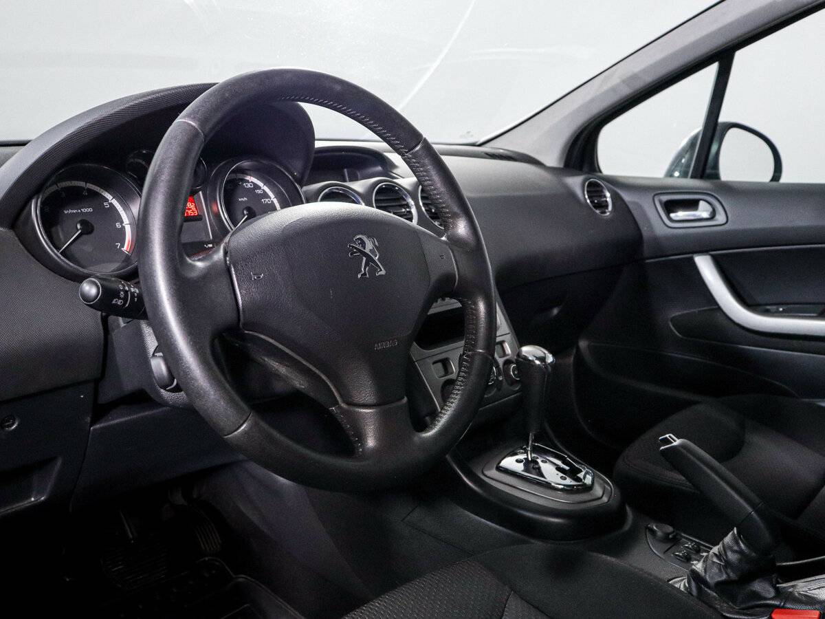 Peugeot 408 2012 года с пробегом. Фото: #12