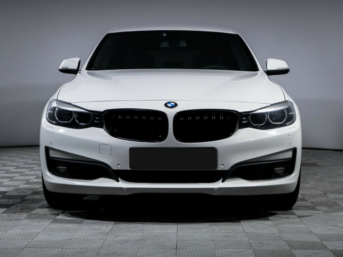 BMW 3 серии 2018 года с пробегом. Фото: #1