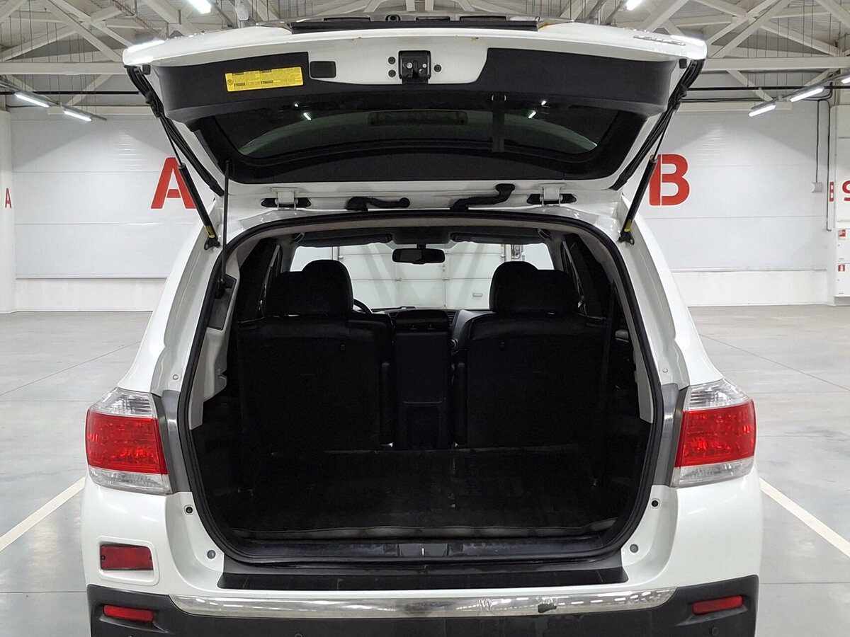 Б/У Тойота Хайлэндер 2012 года. Фото: #9