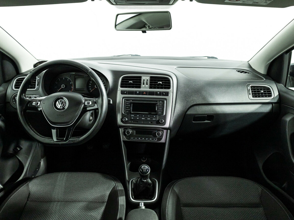 Б/У Фольксваген Поло 2016 года. Фото: #12