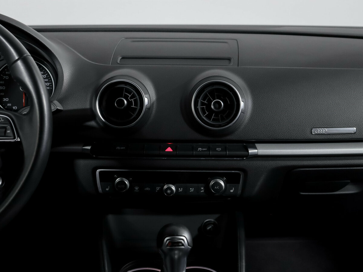 Audi A3 2019 года с пробегом. Фото: #10