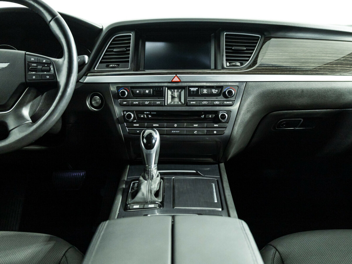 Hyundai Genesis 2015 года с пробегом. Фото: #13